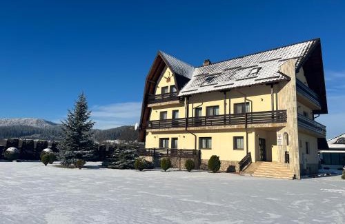 Vicovu de Sus House | Pensiunea Miorița Putna