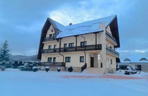 Vicovu de Sus House | Pensiunea Miorița Putna