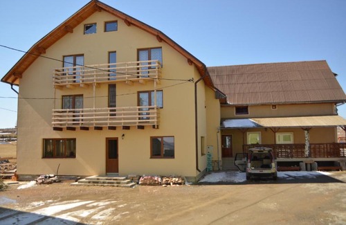Marisel House | Pensiunea Popasul Iancului