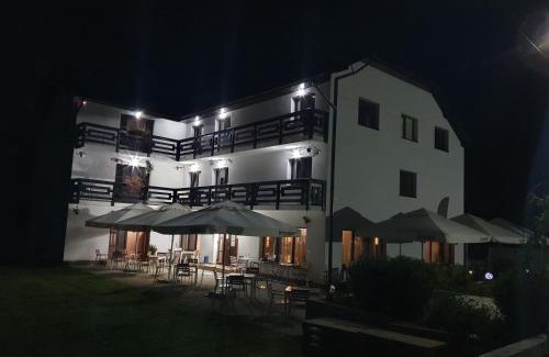 Mogesti House | Pensiunea Ronicson