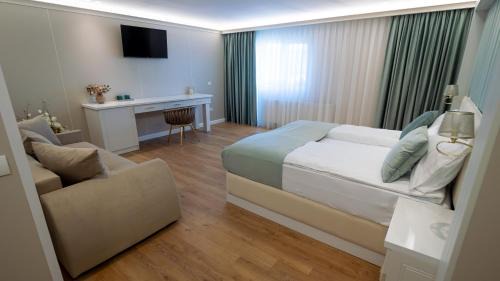 Hateg House | Pensiunea Sarmis Cristal