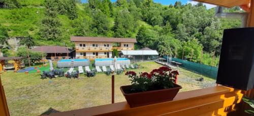 Brosteni House | Pensiunea Serbeca