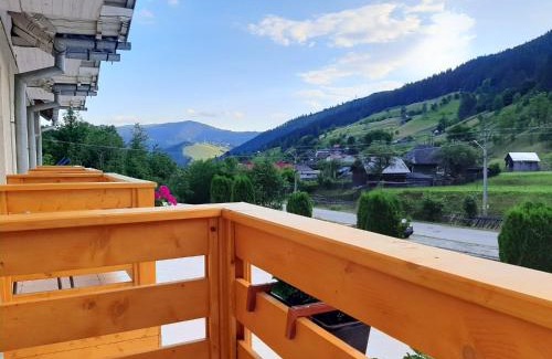 Brosteni House | Pensiunea Serbeca