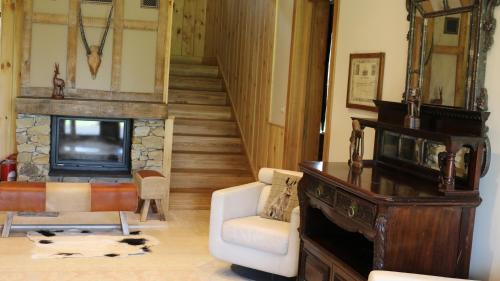 Malini House | Pensiunea Tudorilor