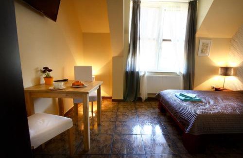 Glogow Bed & Breakfast | Pensjonat Pod Kasztanami