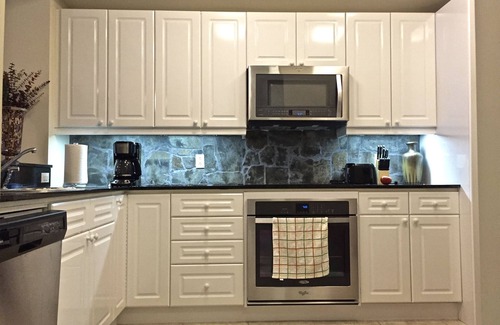 Navarre Beach Condo | PENTHOUSE 17th floor w. free Beach Service (chairs/umbrella) included!