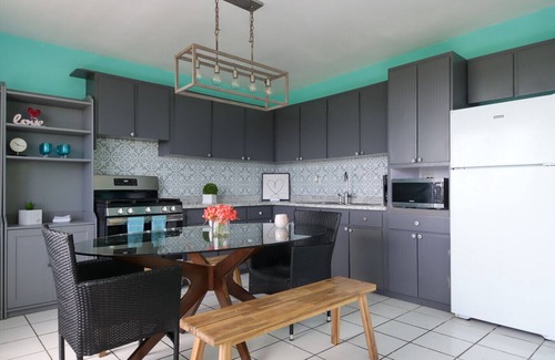 Mata de Platano Apartment | Penthouse 3 bdrm Tropical Retreat Spectacular Rainforest & Ocean Views Jacuzzi!