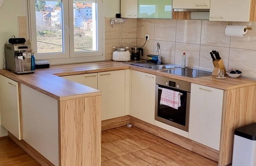 Kastel Gomilica Apartment | Penthouse Apartment with Sea View – 50m to Beach