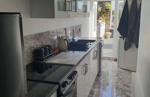 Camberwell Apartment | Penthouse Apartment With Large Roof Terrace
