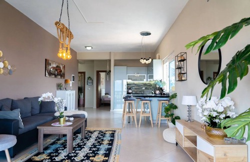 Sarande Apartment | Penthouse Condo in Sarandë with views