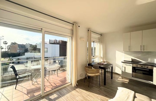Gava Apartment | Penthouse in front of the sea Gava beach!