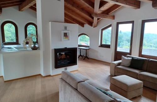 Castagnea Villa | Penthouse in the green with private pool and garden