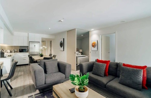 Arthur's Point Apartment | Penthouse Leisure at La Residence du Parc