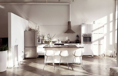 Gastown Condo | Penthouse loft with deck, rooftop and fireplace in historic Gastown, Vancouver.