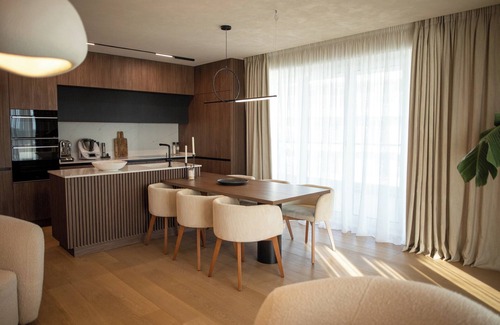 Bucharest Apartment | Penthouse No. 505 at Lebada Lake with a spectacular view!