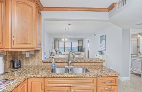 Hutchinson Island South Condo | Penthouse Oceanfront Condo with Stunning Views