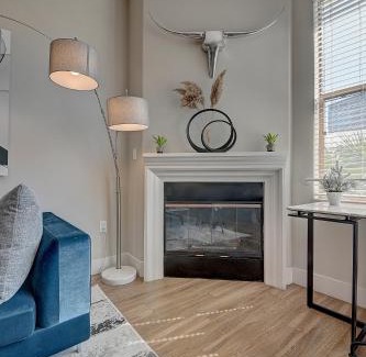 Westwood Apartment | Penthouse One Bedroom Garden View Condo by UCLA