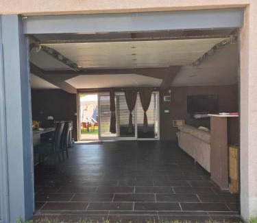 Slavonski Brod Apartment | Penthouse Secret Rose with pool, jacuzzi, sauna, private garage, entry with pin 0-24h