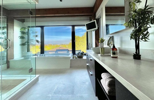 Delta Bed & Breakfast | Penthouse w/Pool + Hot Tub