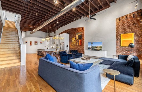 Old City Condo | Penthouse w/Rooftop Deck Overlooking Gay Street