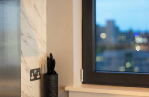 Glasgow Westend Apartment | Penthouse with Bar at Glasgow Hydro & SECC