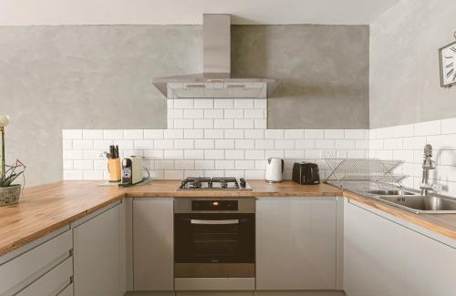 Golborne Apartment | PenthouseStays nr Notting Hill - Luxury 2 Bedroom King Bed Apartment - near Portobello Road