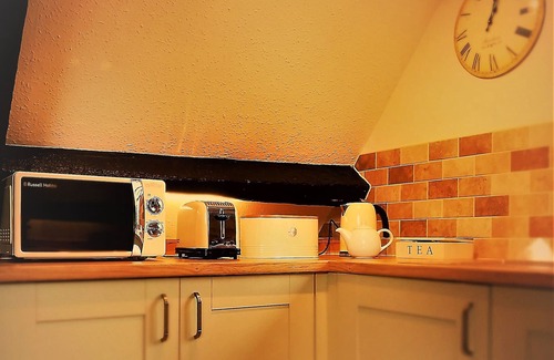 Llangorse House | Penybont Barn a cosy riverside barn conversion in Llangorse, the Brecon Beacons