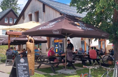 Strazny House | Penzion a Restaurace u Sousedů