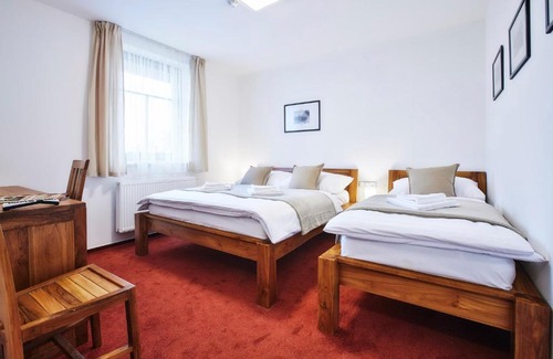 Mnisek pod Brdy House | Penzion Al Capone Mníšek