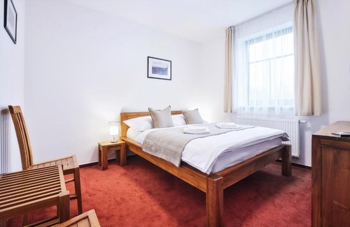 Mnisek pod Brdy House | Penzion Al Capone Mníšek
