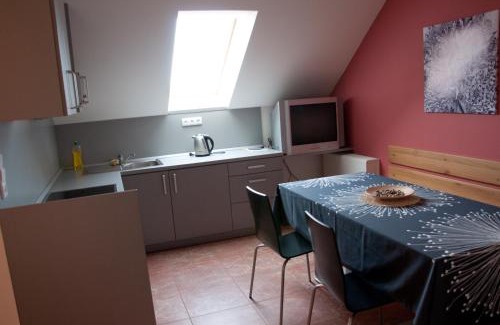 Nove Veseli House | Penzion Pohanka