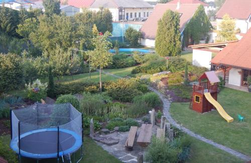 Nove Veseli House | Penzion Pohanka