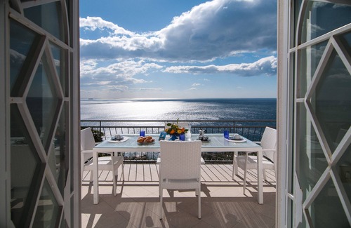Sirenuse House | Peony apartment in Nerano with amazing sea view