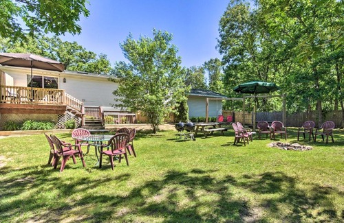 Lyndon Station House | People and Paws Home with Fenced Yard by the Dells!
