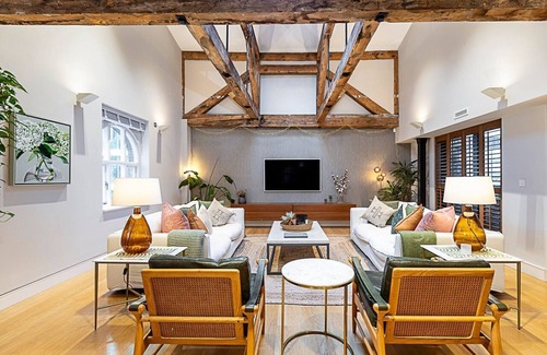 South Bank House | Pepys House: A Modern Touch of History