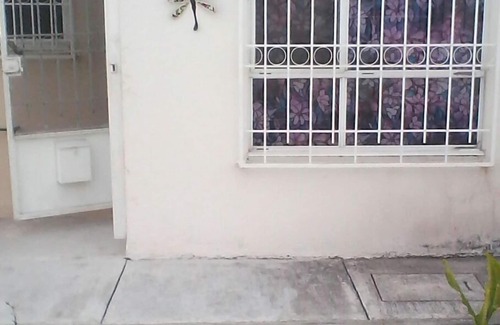Xalostoc House | Pequeña casa en condominio con alberca compartida en las afueras de Cuautla