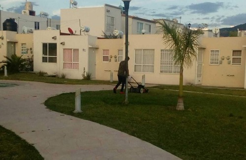 Xalostoc House | Pequeña casa en condominio con alberca compartida en las afueras de Cuautla