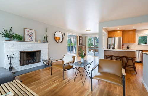 Shoreline House | Perch - Gathering Spot: Spacious 5BR home in Shoreline