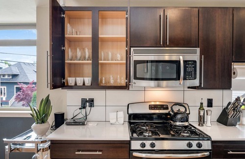 Minor House | Perch - Marion Manor 13: Spacious & cozy living in the heart of Seattle