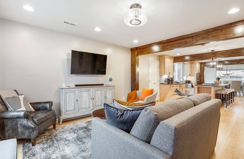Mid-Beacon Hill House | Perch - Stay in our chic house, stroll to Columbia City, or hop on the light rail to downtown!