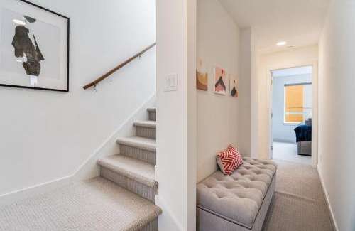 Lower Queen Anne House | Perch - Traveler's Gem