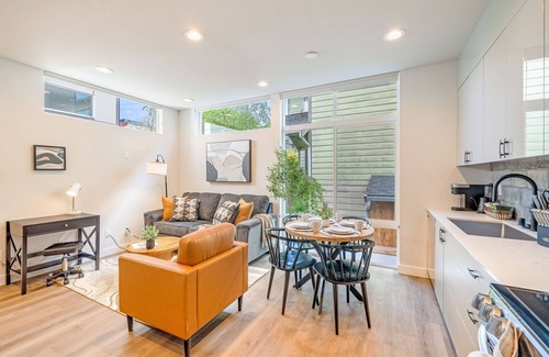 Squire Park House | Perch - Trendy hideaway near Seattle's heart. Take in the Mt Rainier views!