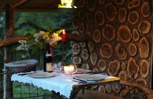 Nans-sous-Sainte-Anne Cabin | Perched hut located near a river