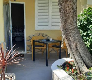 Cove Tri Zala (Zrnovo) Apartment | PERE