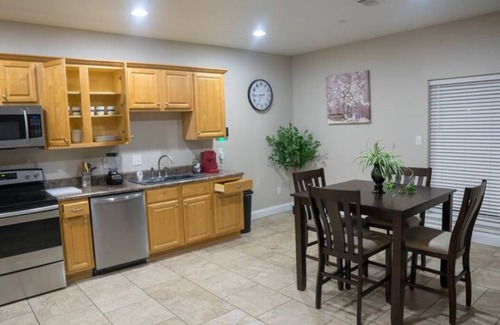 Kreole Apartment | Perfect 3BR 2BA/Center of Moss Point/Balcony