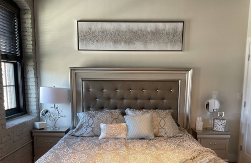 Worcester Apartment | Perfect! 5 min to Union Station and Polar Park!