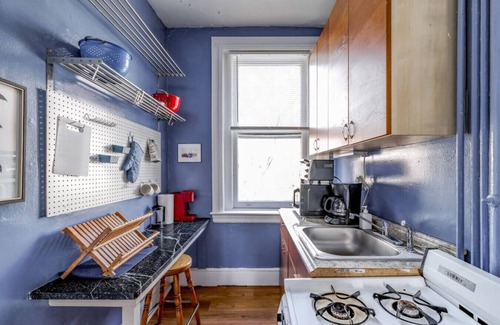 Adams Morgan Apartment | Perfect Adams Morgan Location! Charming & Historic