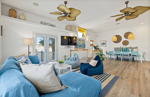 Marineland Acres House | Perfect Beach House (2min walk) with Heated Pool and Hot Tub! 4 bed/3 bath with