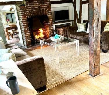 Fyfield House | Perfect country cottage retreat!