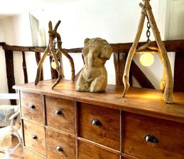 Fyfield House | Perfect country cottage retreat!